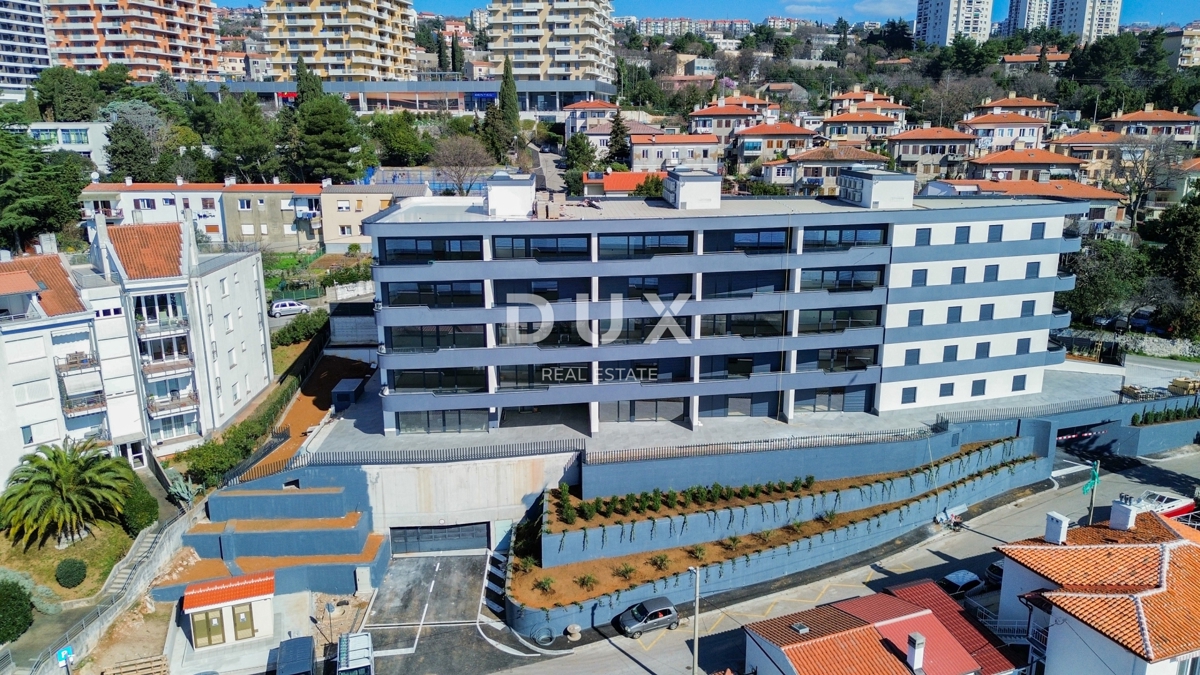 RIJEKA, KANTRIDA - 140m2 veliko stanovanje v luksuzni novogradnji le 250 metrov od morja z garažo in panoramskim pogledom na morje