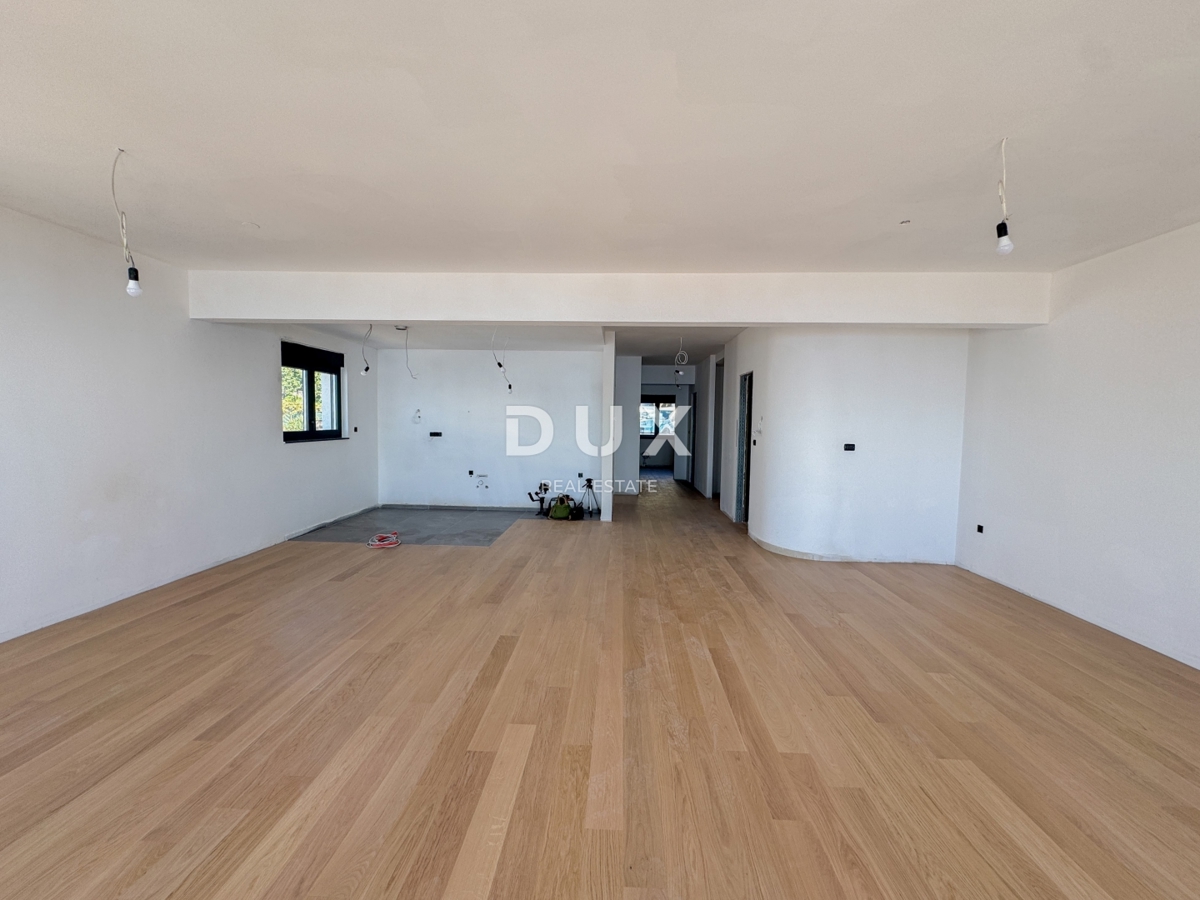 RIJEKA, KANTRIDA - 140m2 veliko stanovanje v luksuzni novogradnji le 250 metrov od morja z garažo in panoramskim pogledom na morje