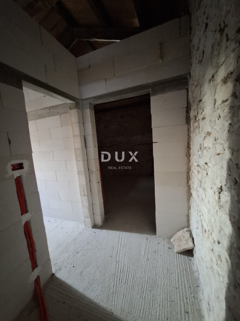 ISTRA, BALE - hiša in pomožni objekt v središču mesta