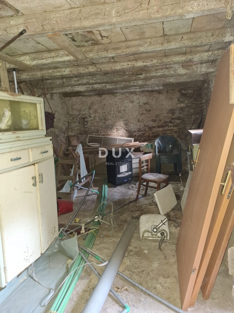 ISTRA, BALE - hiša in pomožni objekt v središču mesta