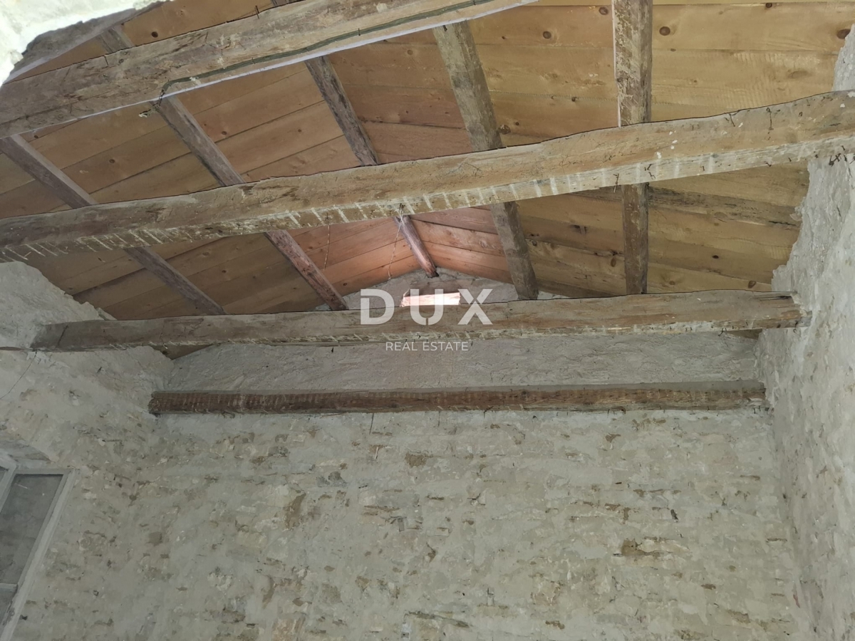 ISTRA, BALE - hiša in pomožni objekt v središču mesta