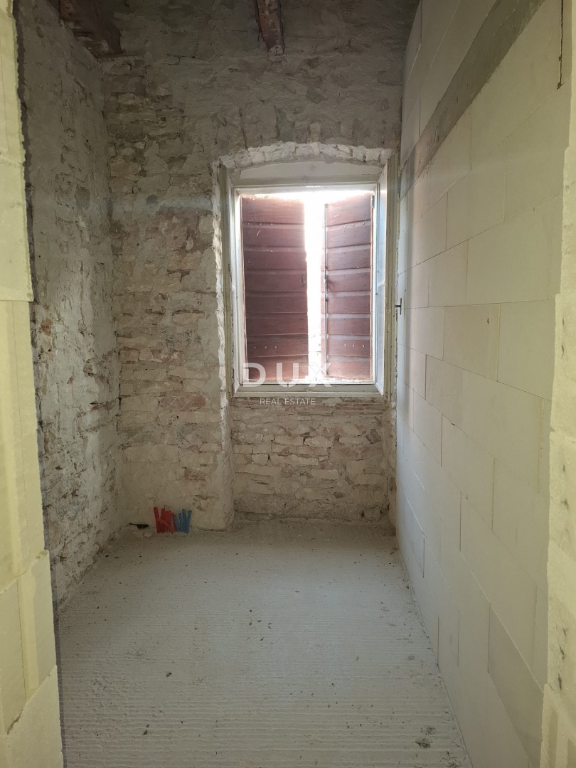 ISTRA, BALE - hiša in pomožni objekt v središču mesta