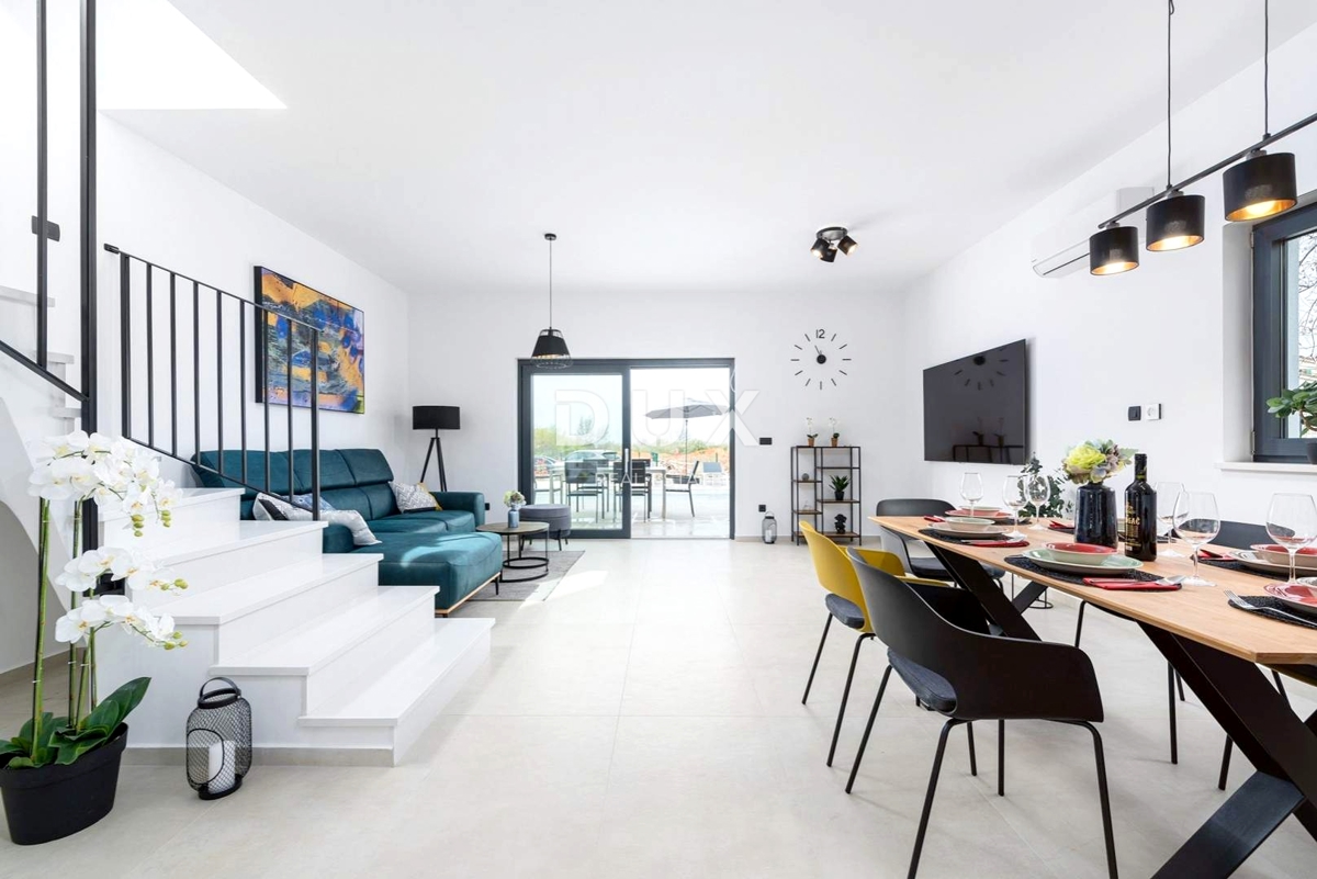 ISTRA, POREČ - Moderna hiša z bazenom