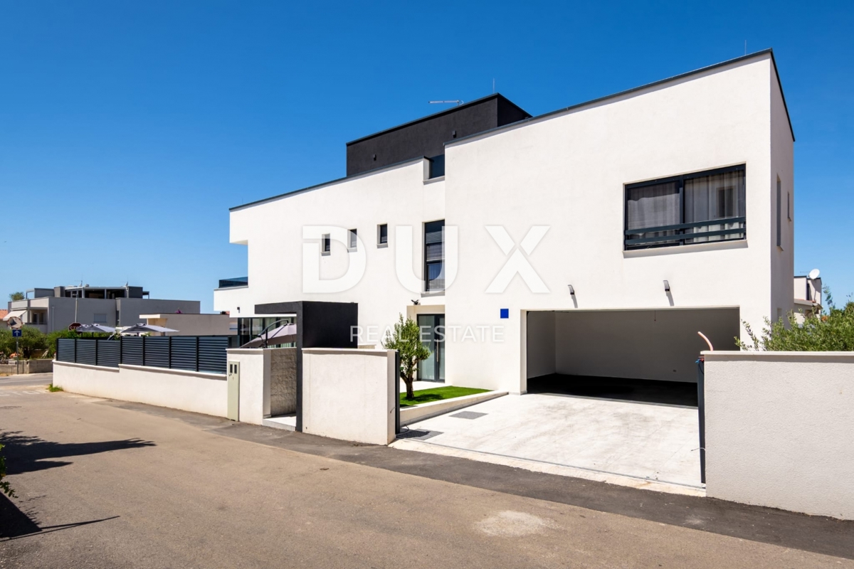 ZADAR, VRSI - Luksuzna vila s pogledom na morje