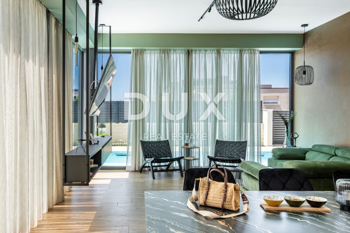 ZADAR, VRSI - Luksuzna vila s pogledom na morje