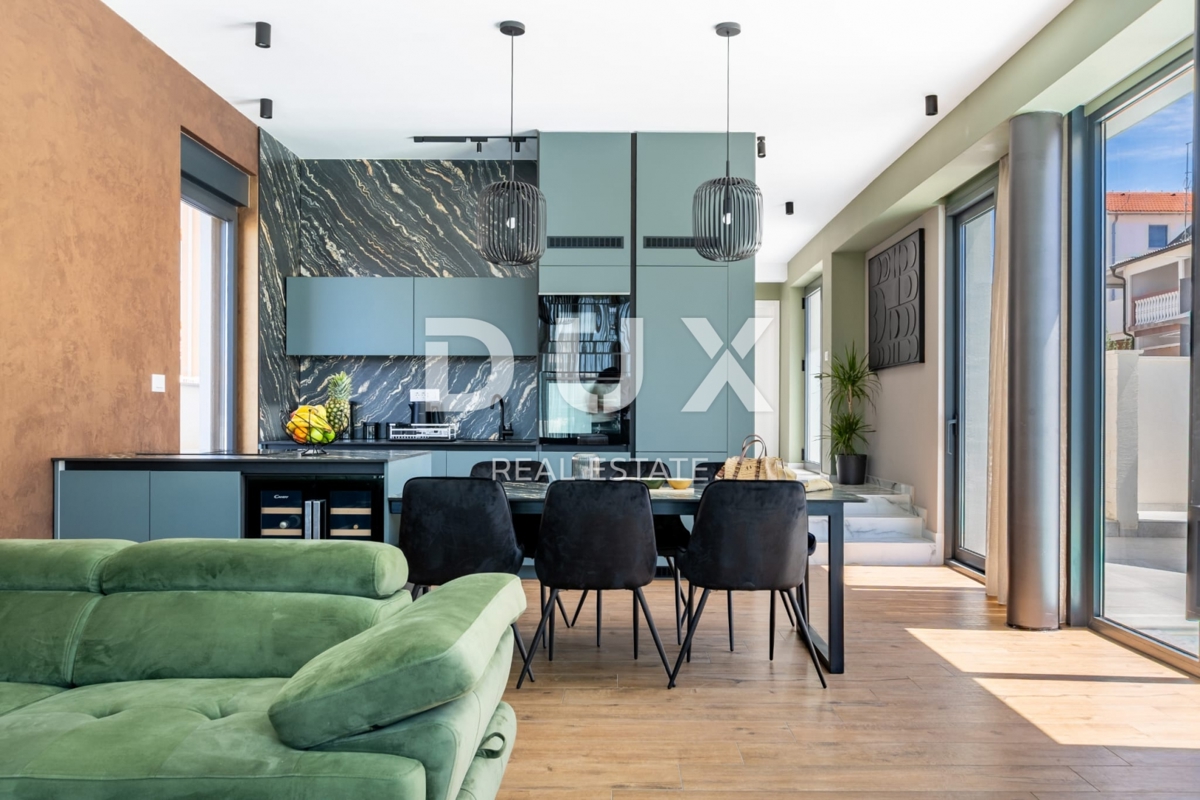 ZADAR, VRSI - Luksuzna vila s pogledom na morje