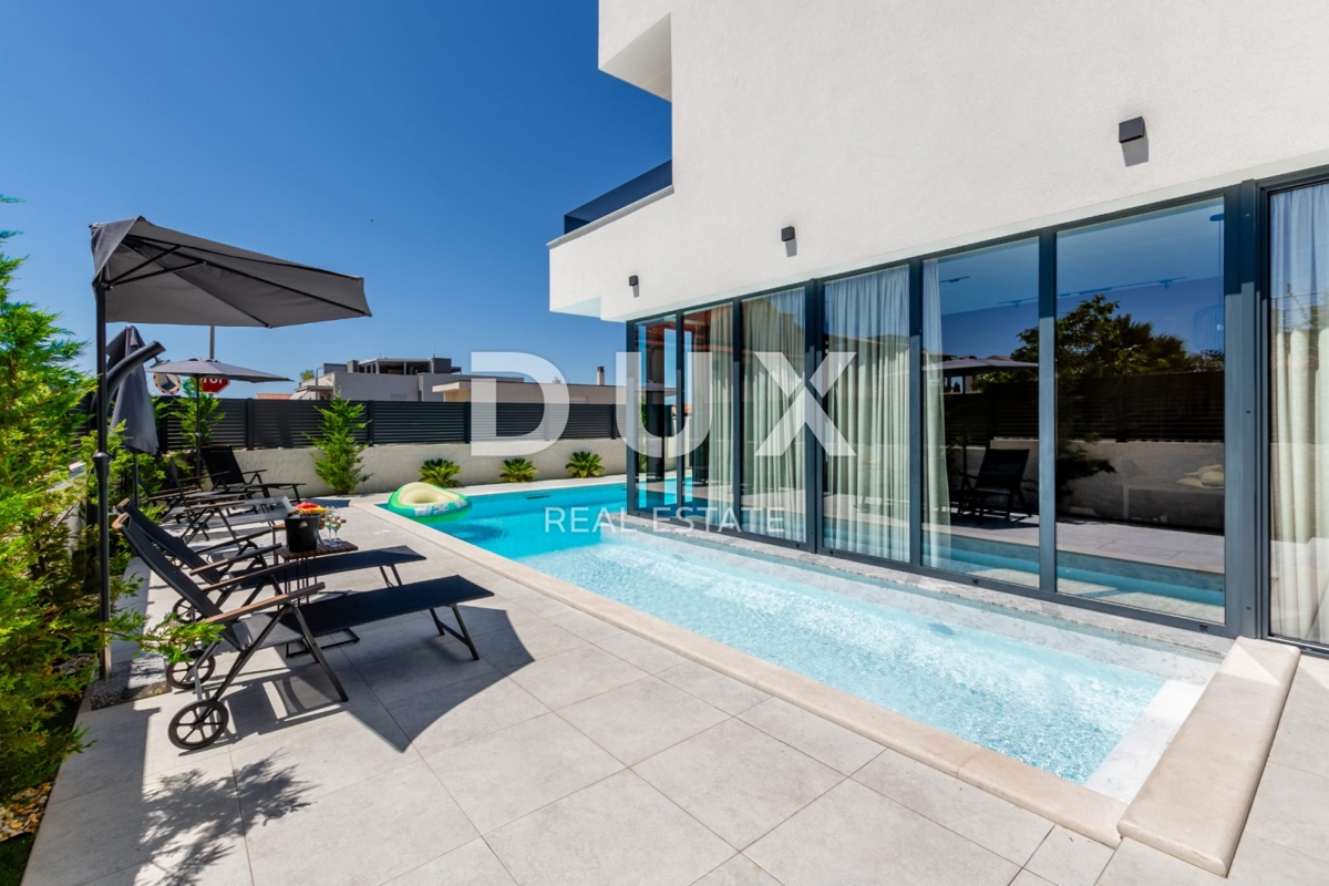 ZADAR, VRSI - Luksuzna vila s pogledom na morje