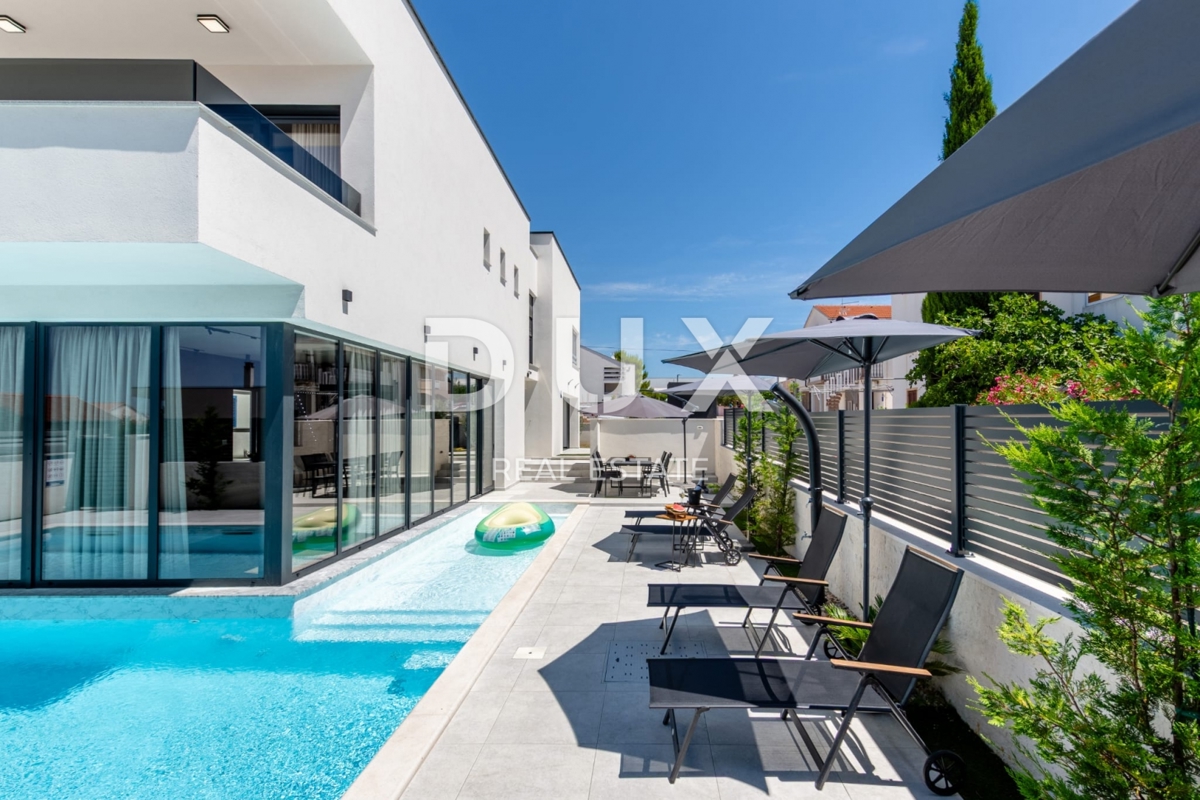 ZADAR, VRSI - Luksuzna vila s pogledom na morje