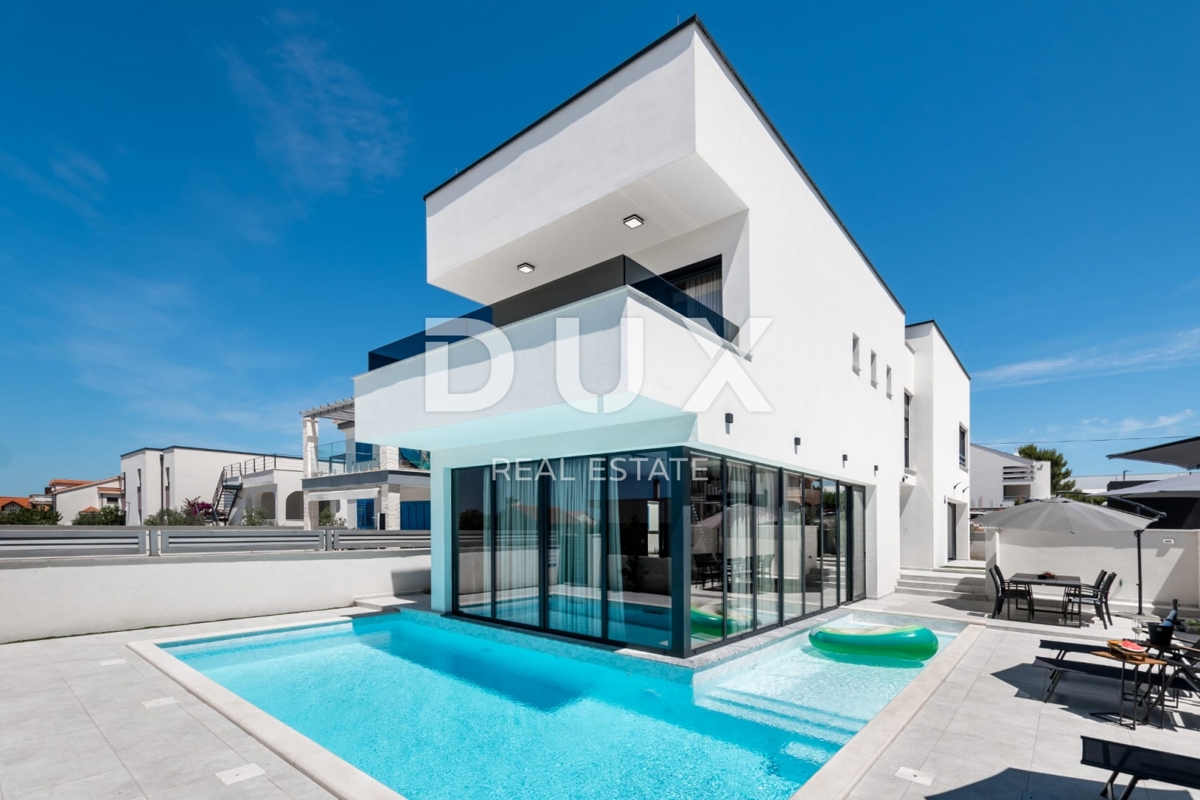 ZADAR, VRSI - Luksuzna vila s pogledom na morje