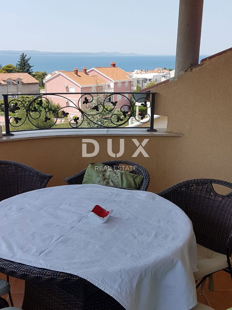 ZADAR, BORIK - PRILOŽNOST! Vila s 4 prostornimi apartmaji in pogledom na morje!