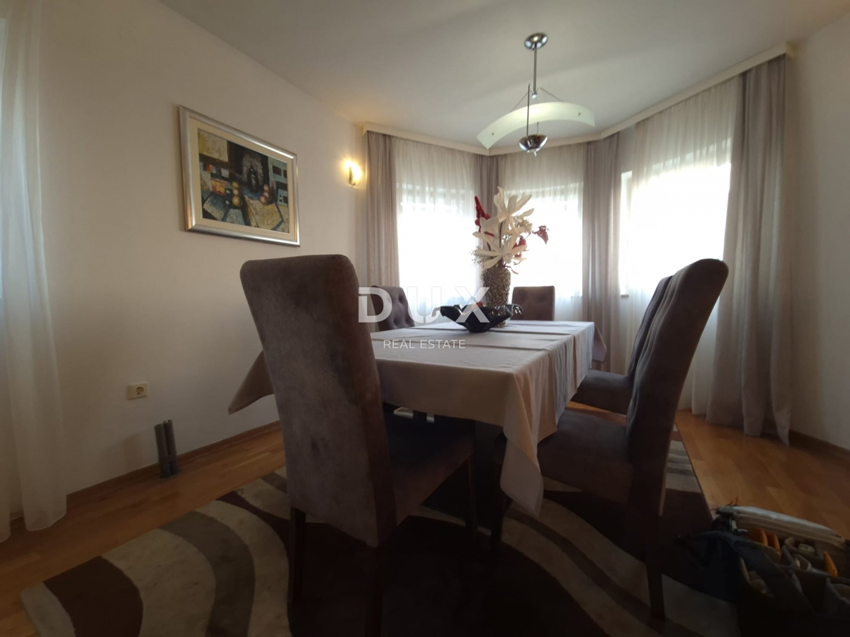 ZADAR, BORIK - PRILOŽNOST! Vila s 4 prostornimi apartmaji in pogledom na morje!