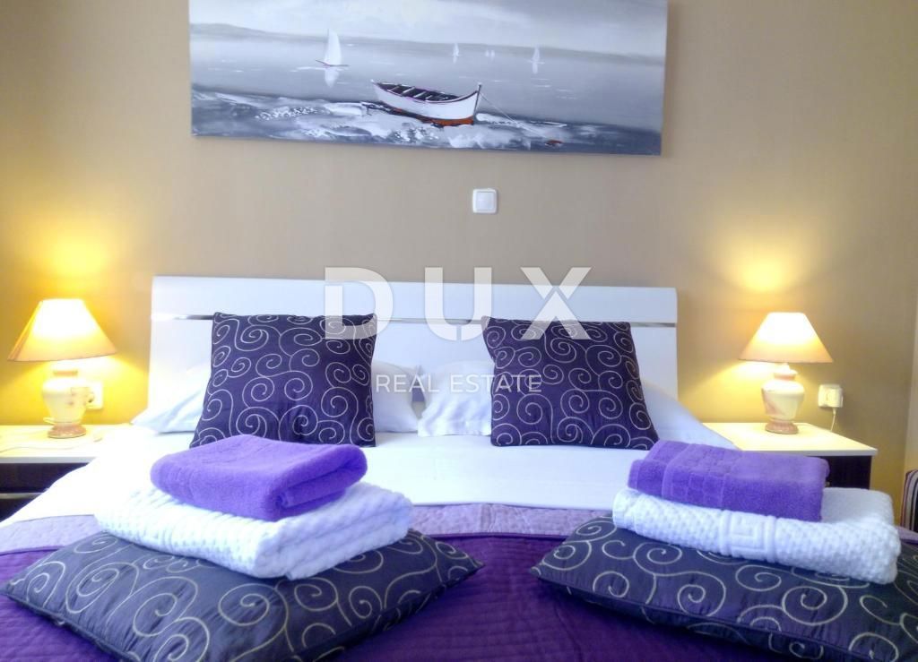 ZADAR, BORIK - PRILOŽNOST! Vila s 4 prostornimi apartmaji in pogledom na morje!