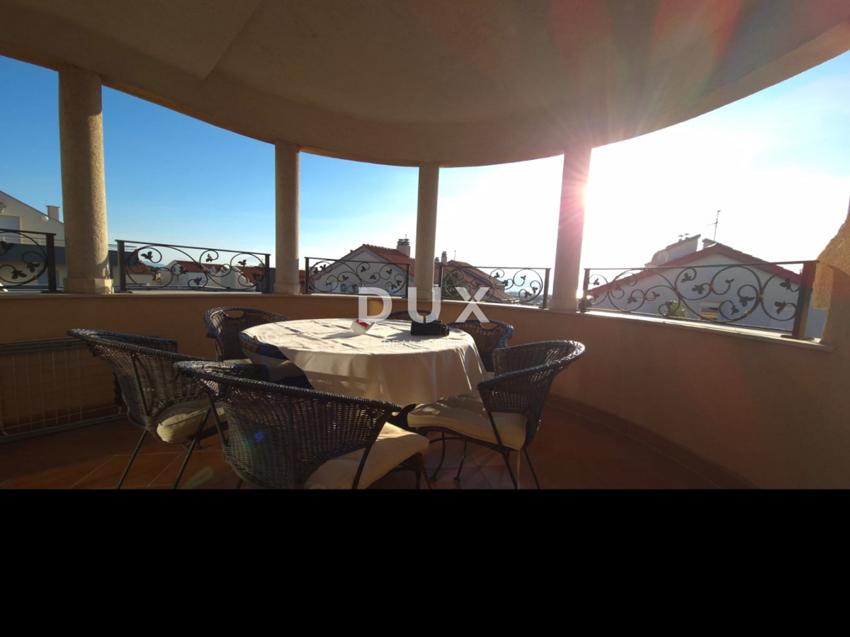 ZADAR, BORIK - PRILOŽNOST! Vila s 4 prostornimi apartmaji in pogledom na morje!