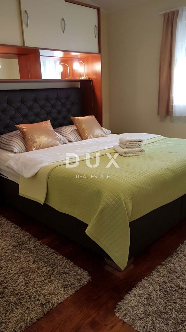 ZADAR, BORIK - PRILOŽNOST! Vila s 4 prostornimi apartmaji in pogledom na morje!