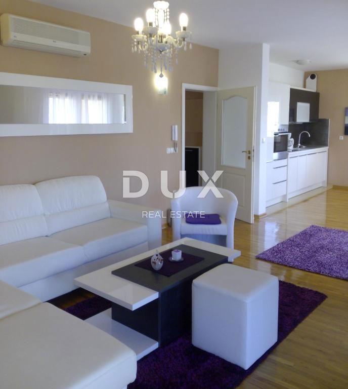 ZADAR, BORIK - PRILOŽNOST! Vila s 4 prostornimi apartmaji in pogledom na morje!