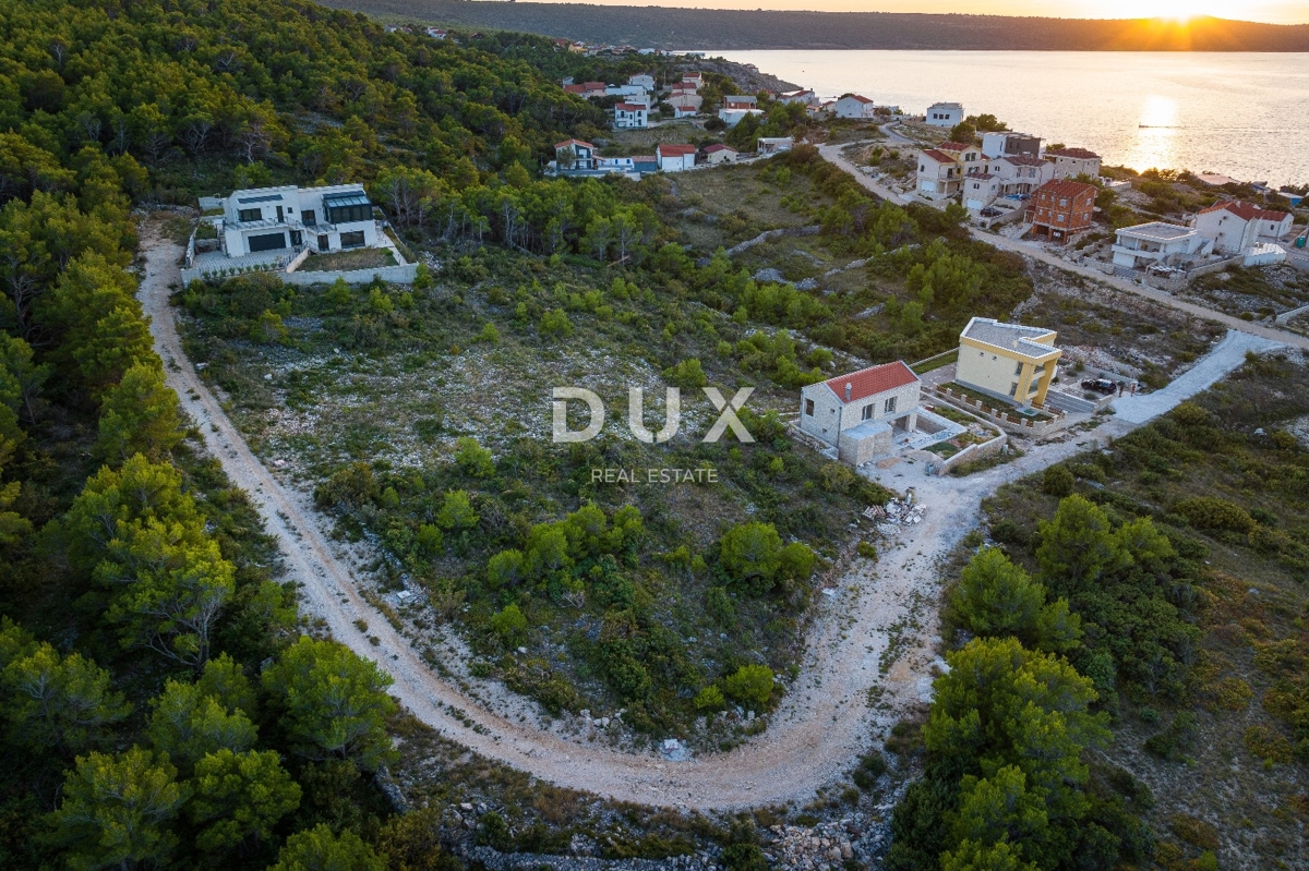 ZADAR, NOVIGRAD - Luksuzna lokacija za novo vilo v bližini morja