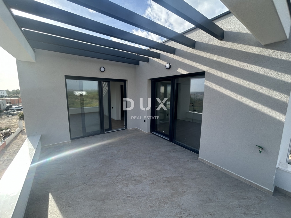 ŠIBENIK, VODICE - Dvojček hiše z bazenom in panoramskim pogledom na morje in Vodice