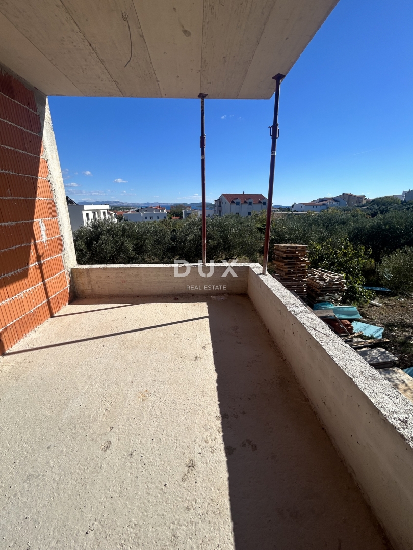 ŠIBENIK, VODICE - Trisobno stanovanje v novogradnji s čudovitim pogledom na morje!