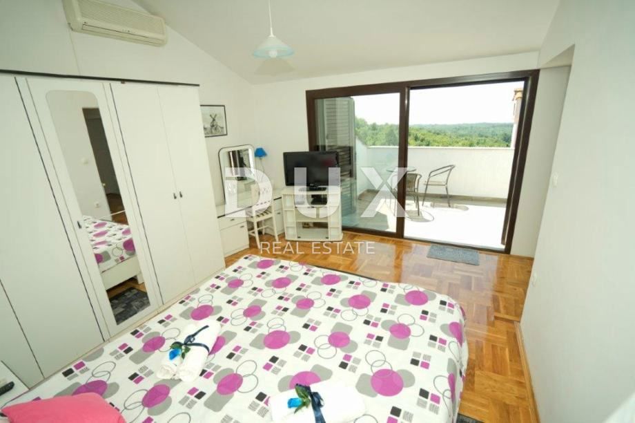 RIJEKA, VIŠKOVO, SARŠONI - samostojna hiša z bazenom in pogledom na morje + velik vrt! PRILOŽNOST!