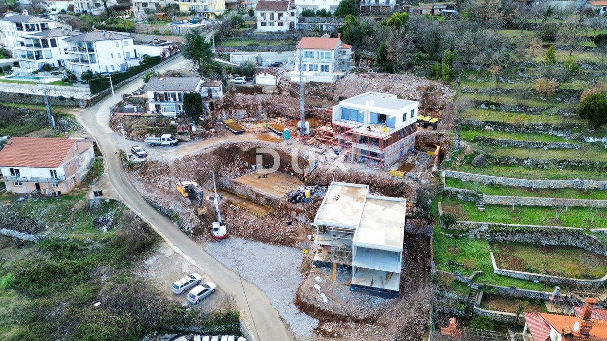 OPATIJA, LOVRAN - luksuzno penthouse v butičnem bivalnem kompleksu s panoramskim pogledom na morje