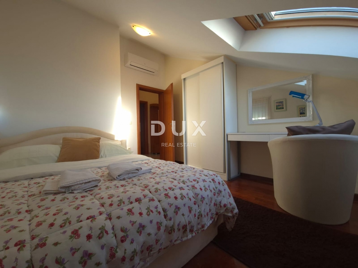 ZADAR, BORIK - PRILOŽNOST! Vila s 4 prostornimi apartmaji in pogledom na morje!