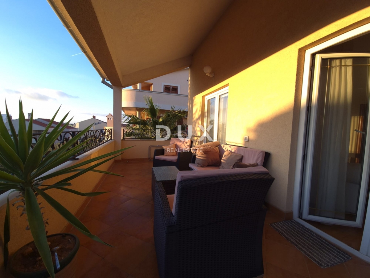 ZADAR, BORIK - PRILOŽNOST! Vila s 4 prostornimi apartmaji in pogledom na morje!