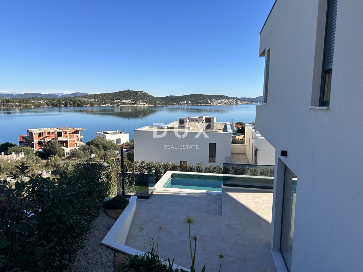 OTOK MURTER, BETINA - Moderna vila z bazenom in pogledom na morje