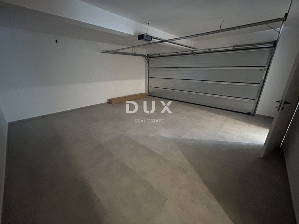 OTOK MURTER, BETINA - Moderna vila z bazenom in pogledom na morje