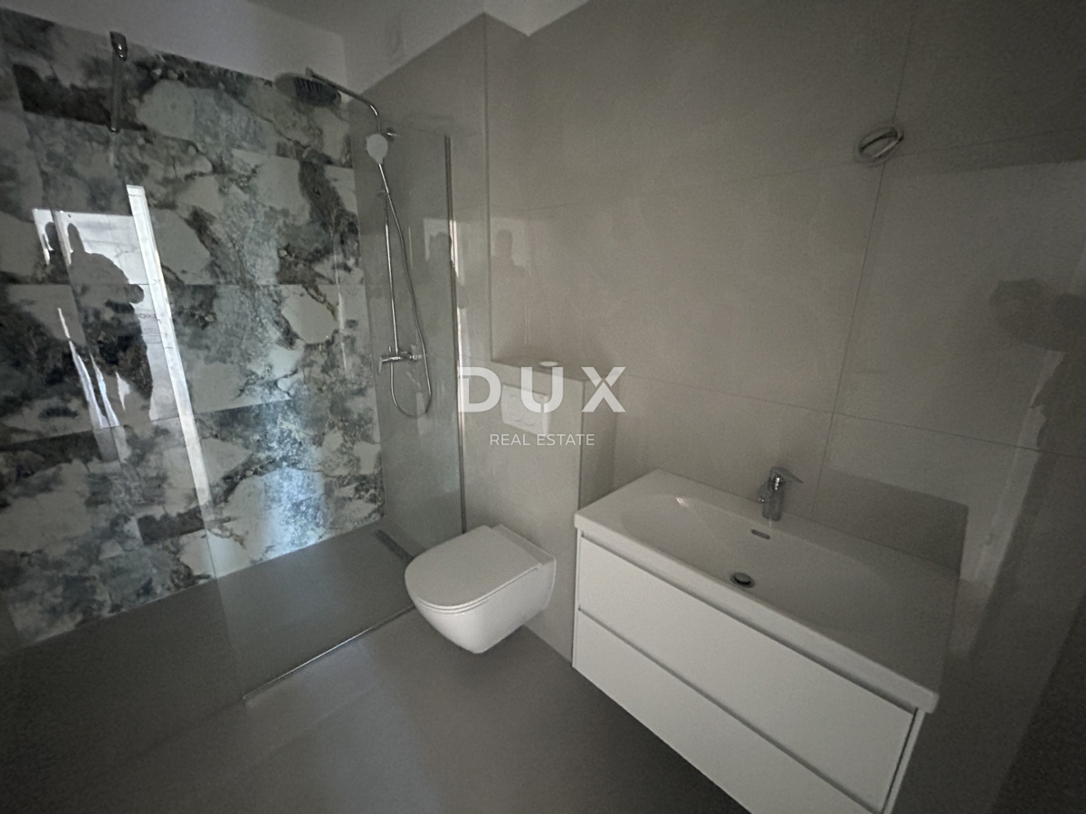 ŠIBENIK, TRIBUNJ – Stanovanje v pritličju novogradnje z dvoriščem! PRILOŽNOST!