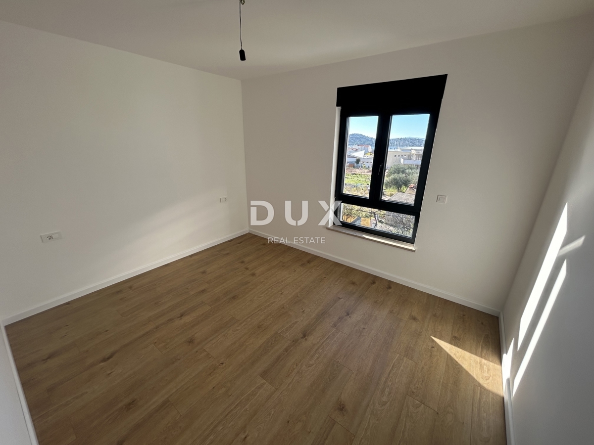 ŠIBENIK, TRIBUNJ – Dvosobno stanovanje v novogradnji s pogledom na morje! PRILOŽNOST!