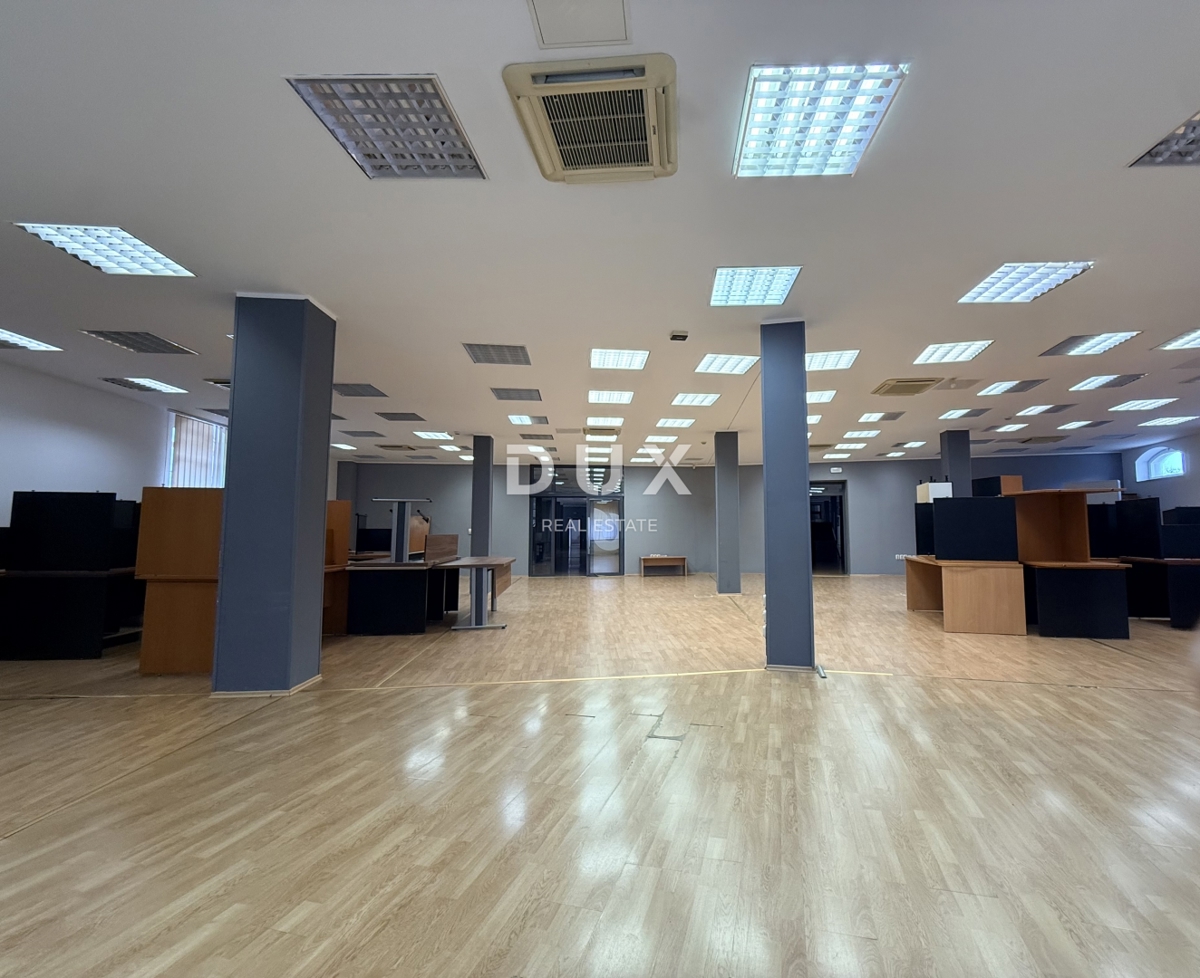 RIJEKA, ŠIRŠE CENTER - pisarniški prostor v poslovni stavbi