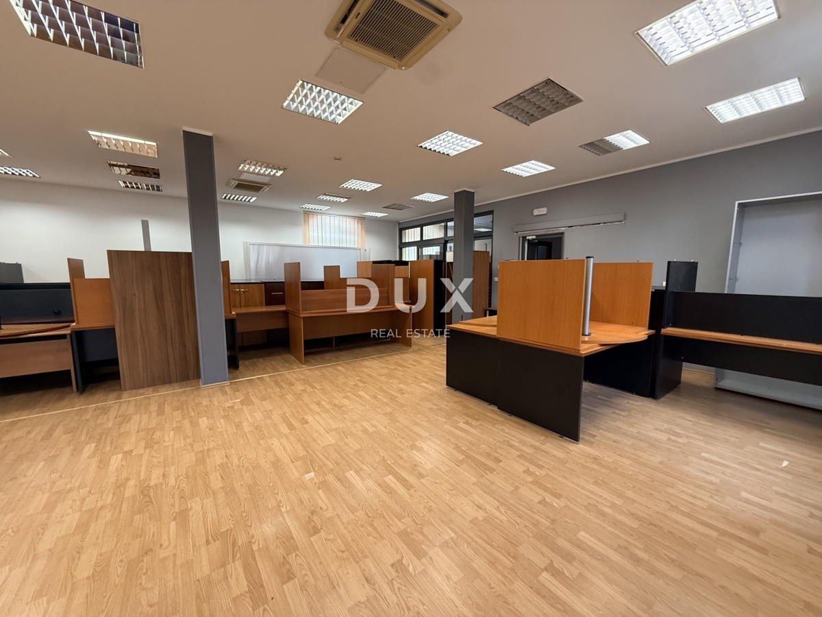 RIJEKA, ŠIRŠE CENTER - pisarniški prostor v poslovni stavbi