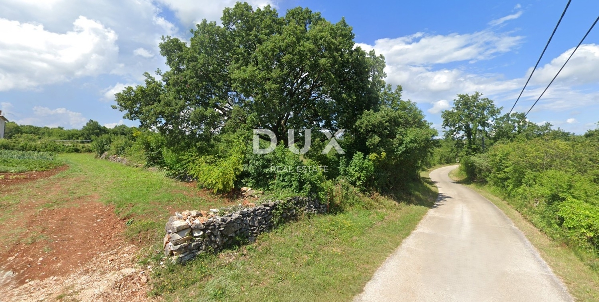 Zemljišče Marčana, 681m2