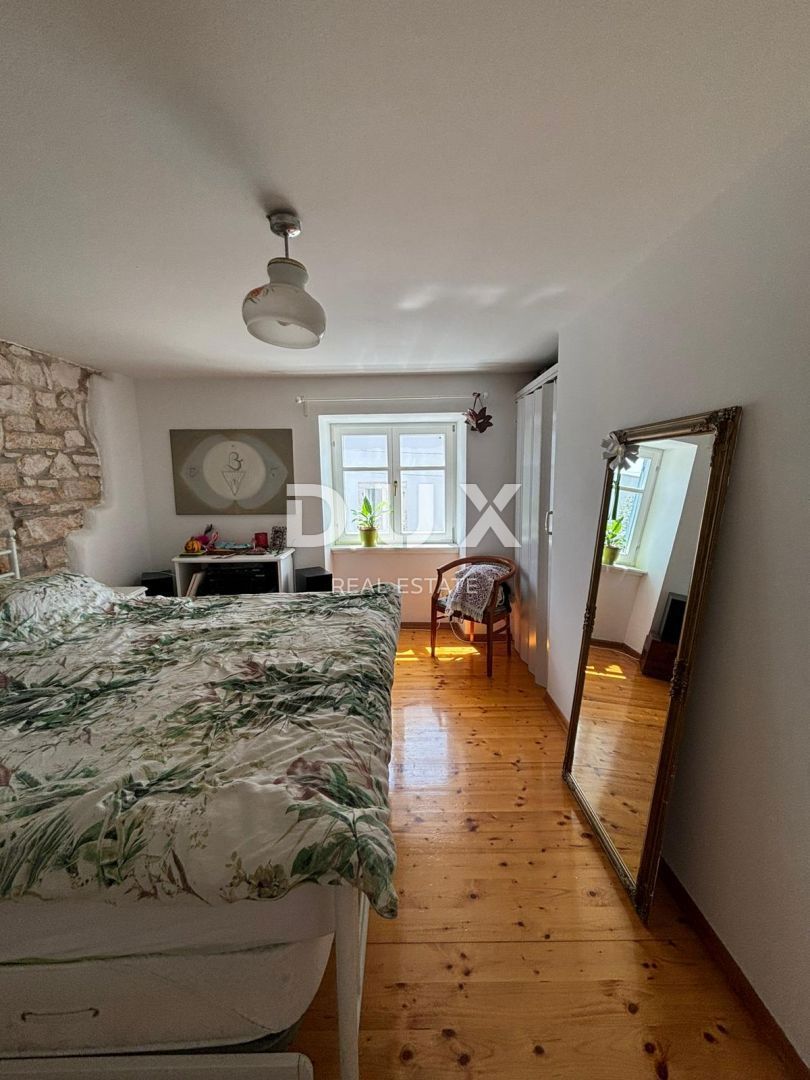 ISTRA, KANFANAR - Lepa istrska hiša + 490 m2 gradbenega zemljišča!