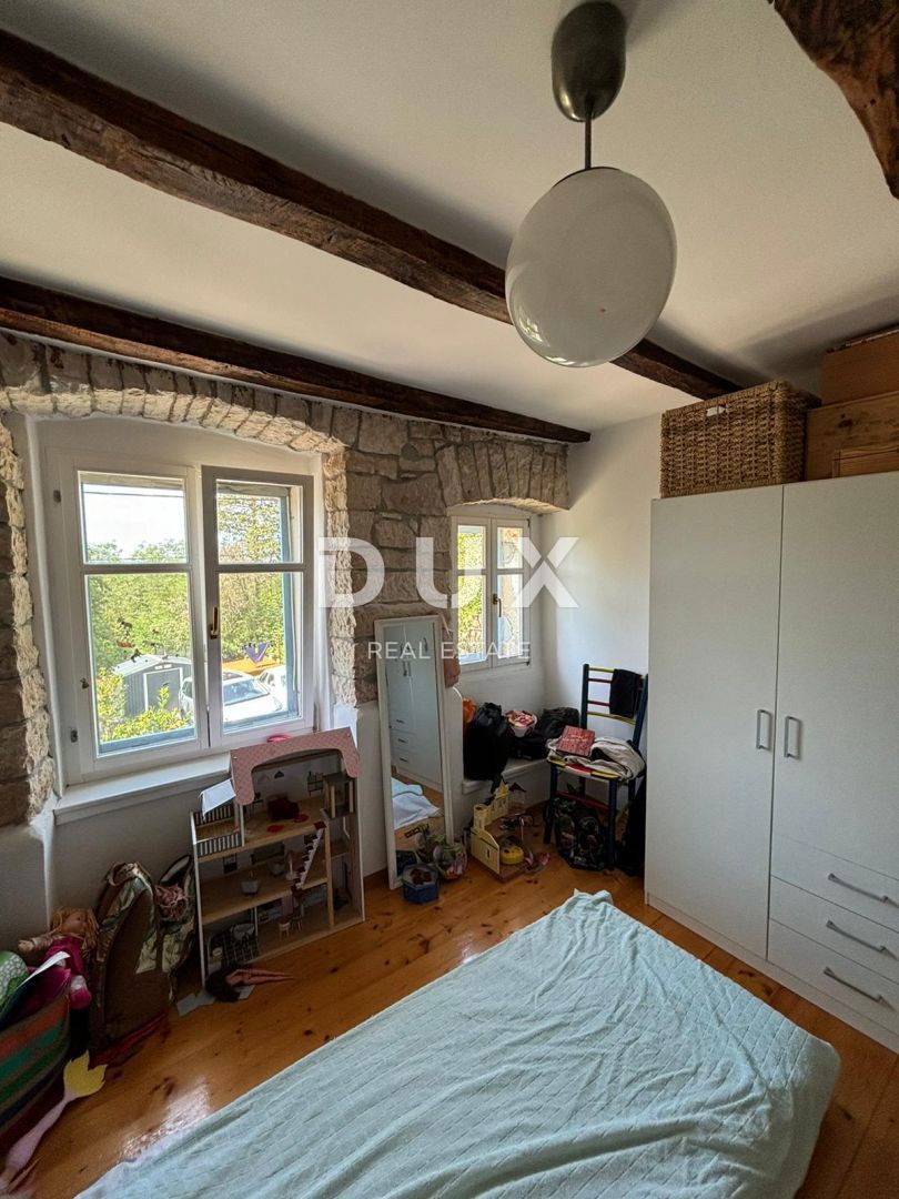 ISTRA, KANFANAR - Lepa istrska hiša + 490 m2 gradbenega zemljišča!