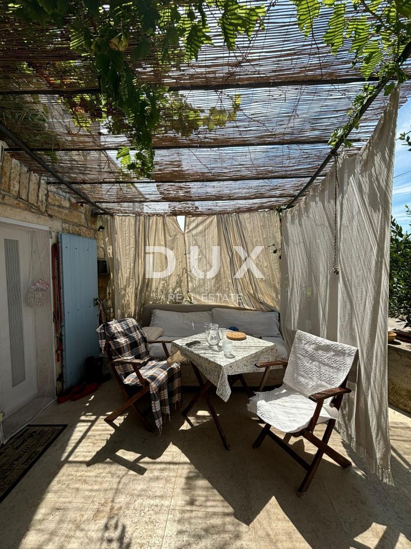 ISTRA, KANFANAR - Lepa istrska hiša + 490 m2 gradbenega zemljišča!