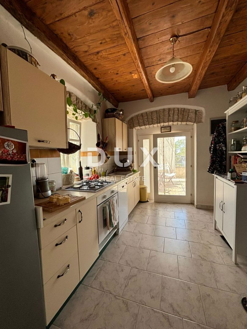 ISTRA, KANFANAR - Lepa istrska hiša + 490 m2 gradbenega zemljišča!