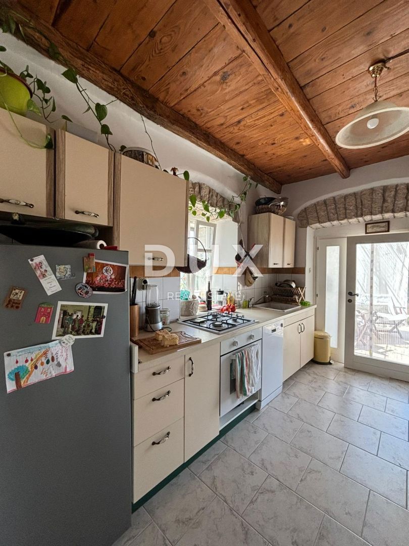 ISTRA, KANFANAR - Lepa istrska hiša + 490 m2 gradbenega zemljišča!