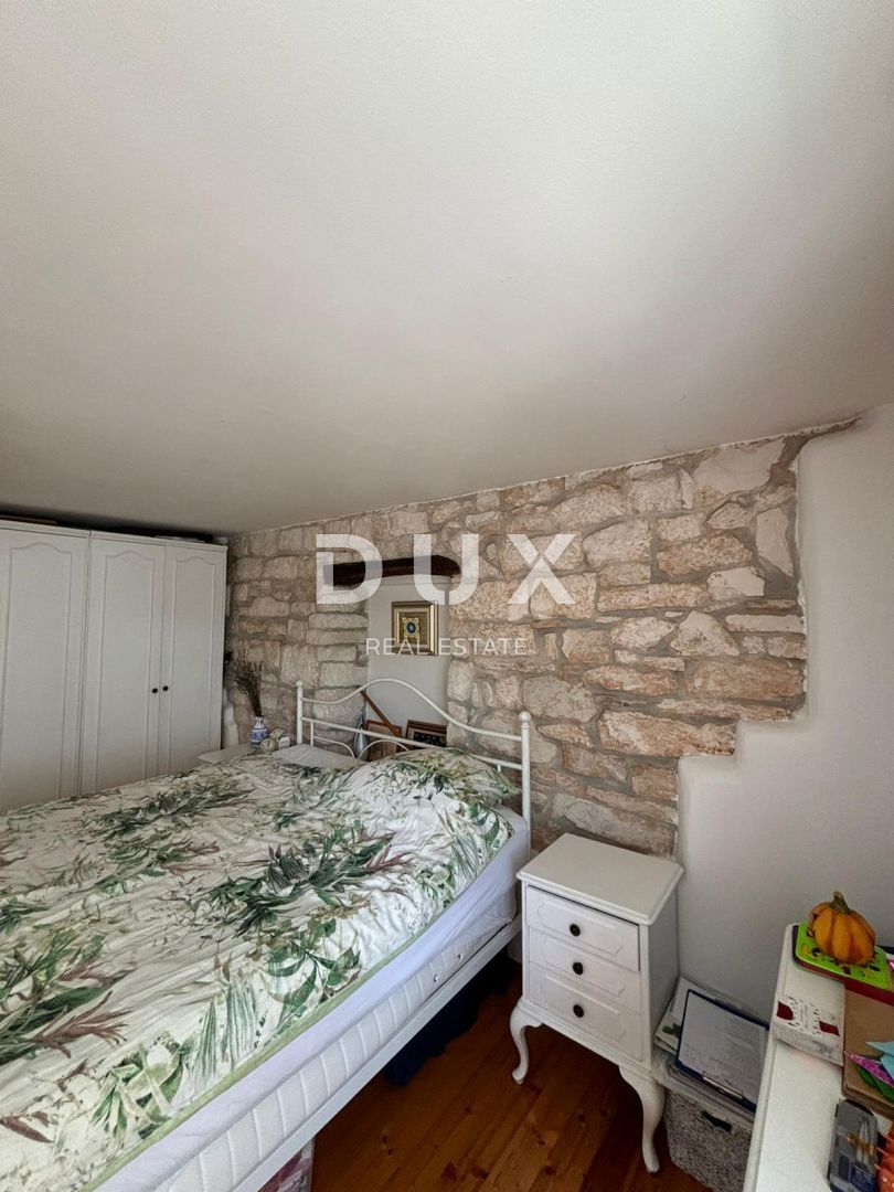 ISTRA, KANFANAR - Lepa istrska hiša + 490 m2 gradbenega zemljišča!