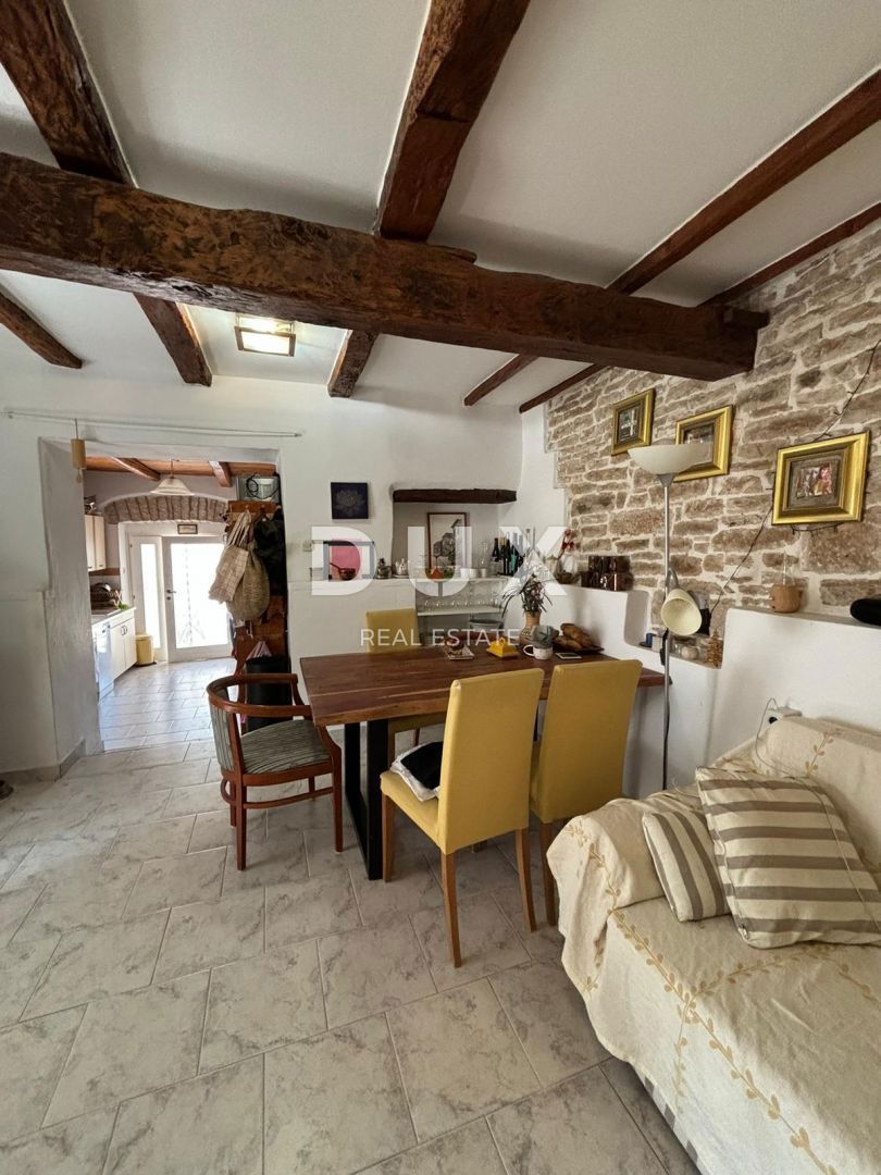 ISTRA, KANFANAR - Lepa istrska hiša + 490 m2 gradbenega zemljišča!