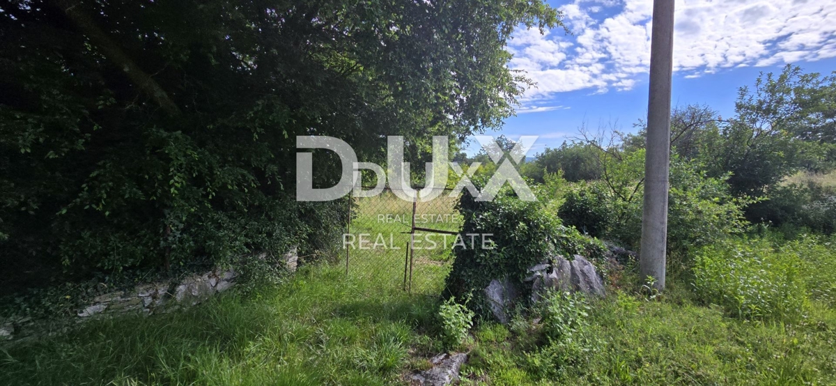 ISTRA, LABIN - Prostorna kmetijska parcela ob gradbenem območju