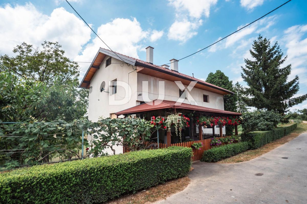 VRGINMOST, BLATUŠA - Veliko posestvo, kmetija z mehanizacijo in živalmi! 40 hektarjev zemlje!