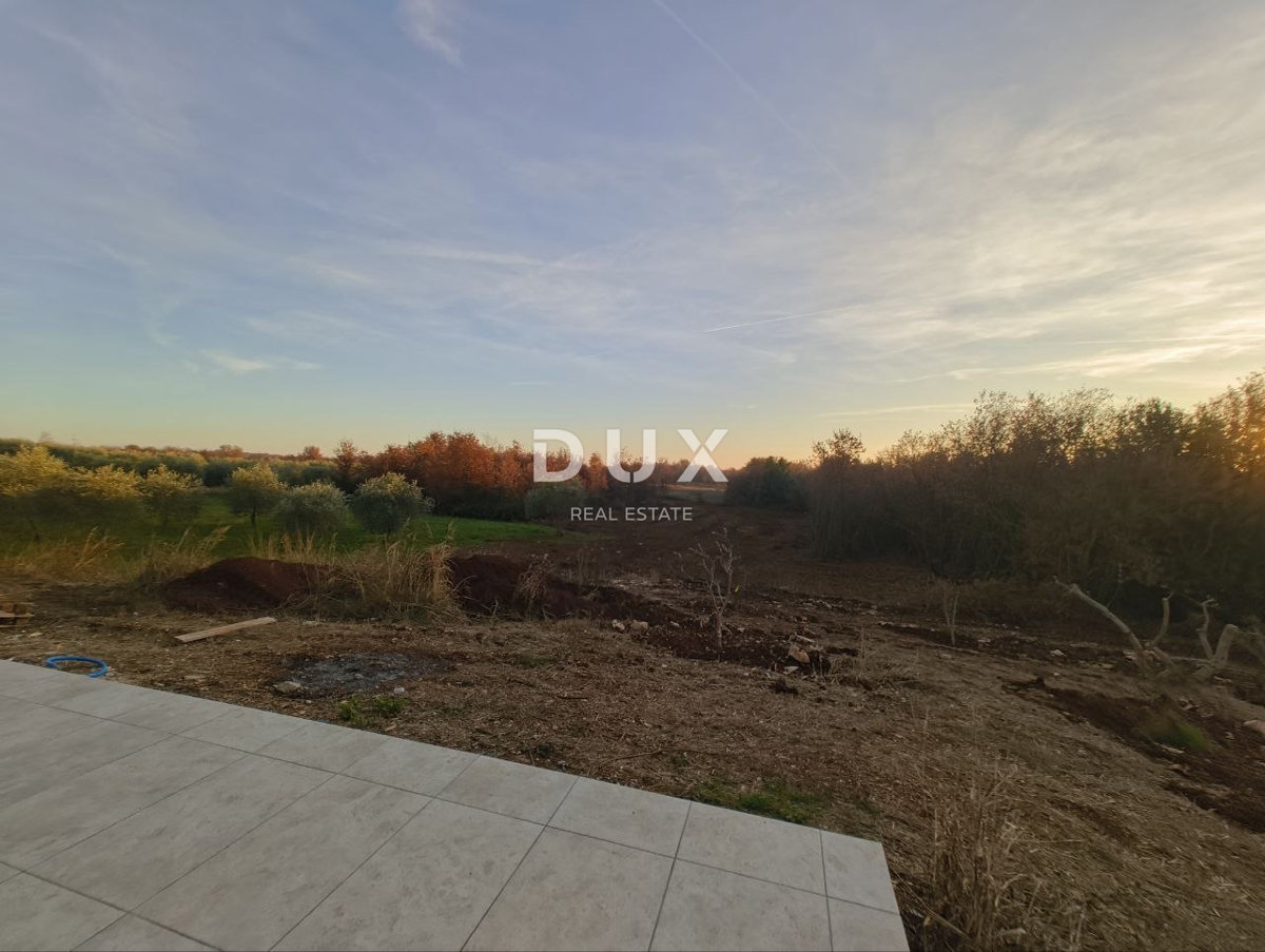 ISTRA, KAŠTELIR - Fascinantna kamnita vila s panoramskim pogledom na morje