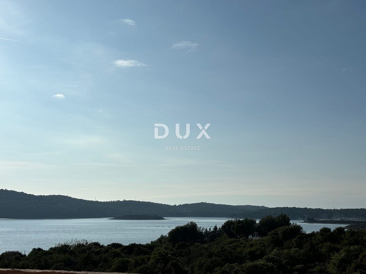 ISTRA, MEDULIN - Vaše sanje ob morju! Dvojček hiše s pogledom na morje iz vseh nadstropij, ROH BAU, EKSKLUZIVNO!