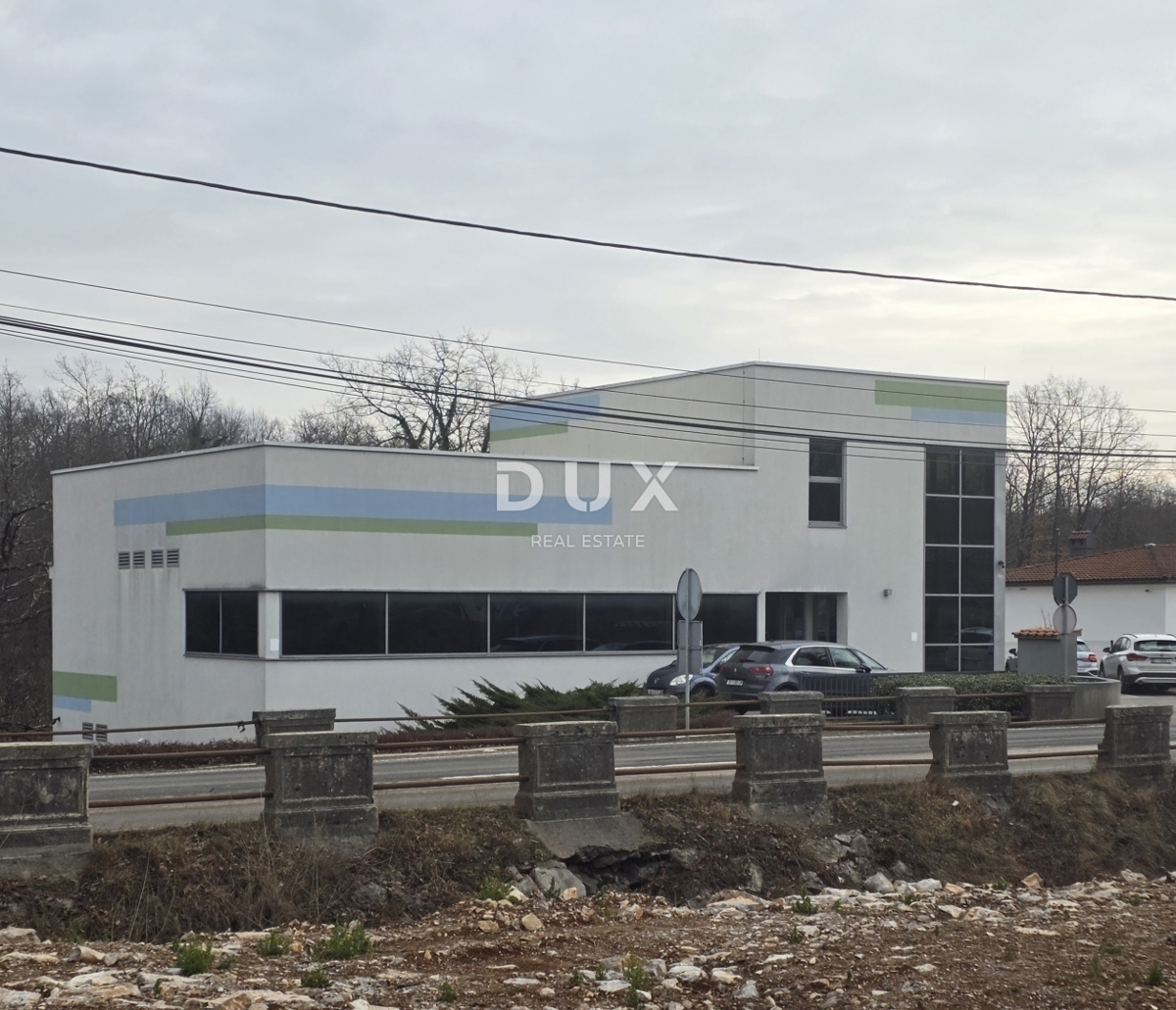 MATULJI, JURDANI, MUČIĆI - poslovna hala 600m2 + urejen vrt in parkirišče 1100m2