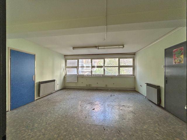 RIJEKA, CENTER - poslovna stavba 1200m2 v središču mesta