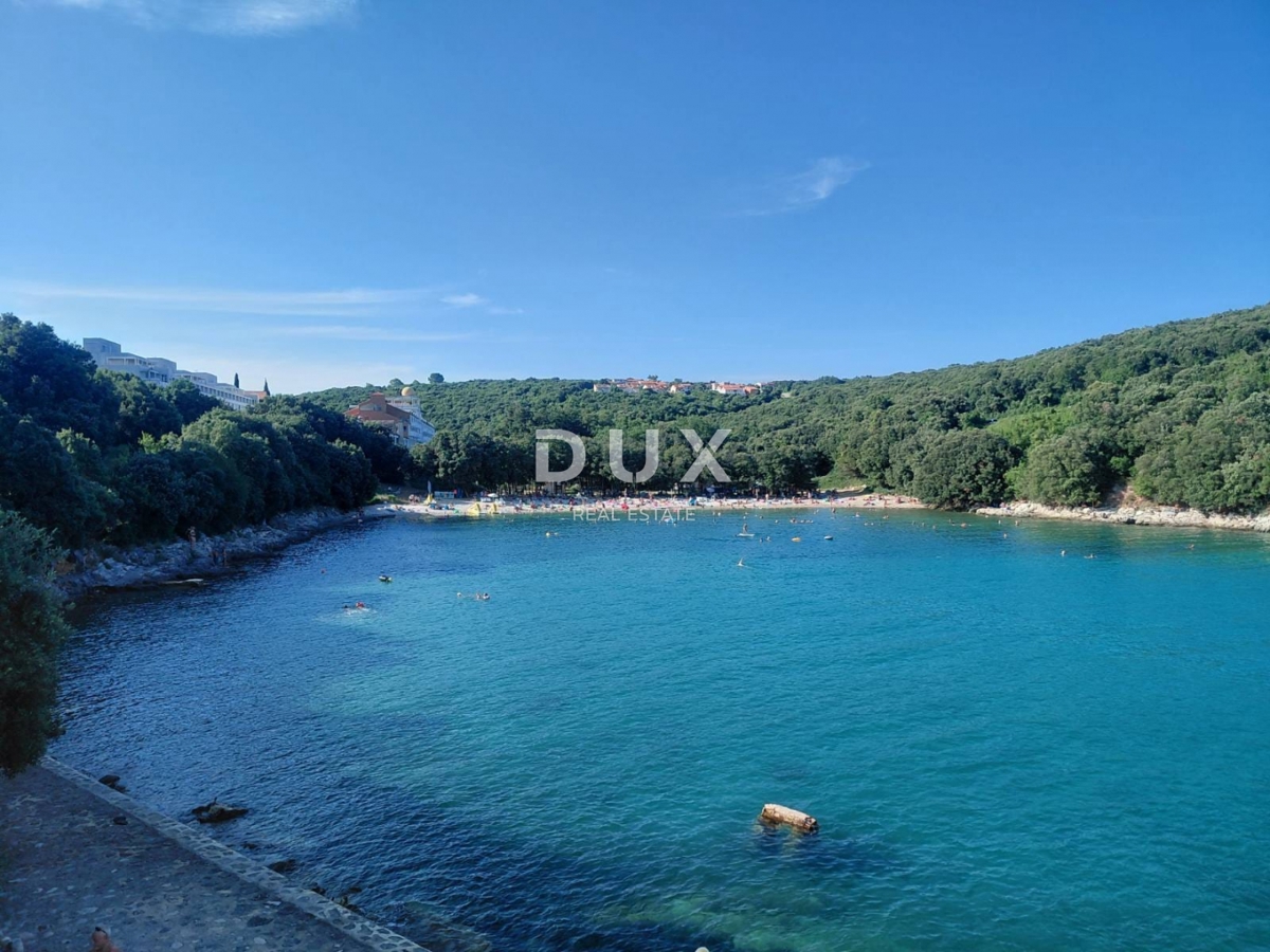 ISTRA, DUGA UVALA - 75 m2 stanovanje v pritličju s teraso le 520 metrov od morja! PRILOŽNOST!