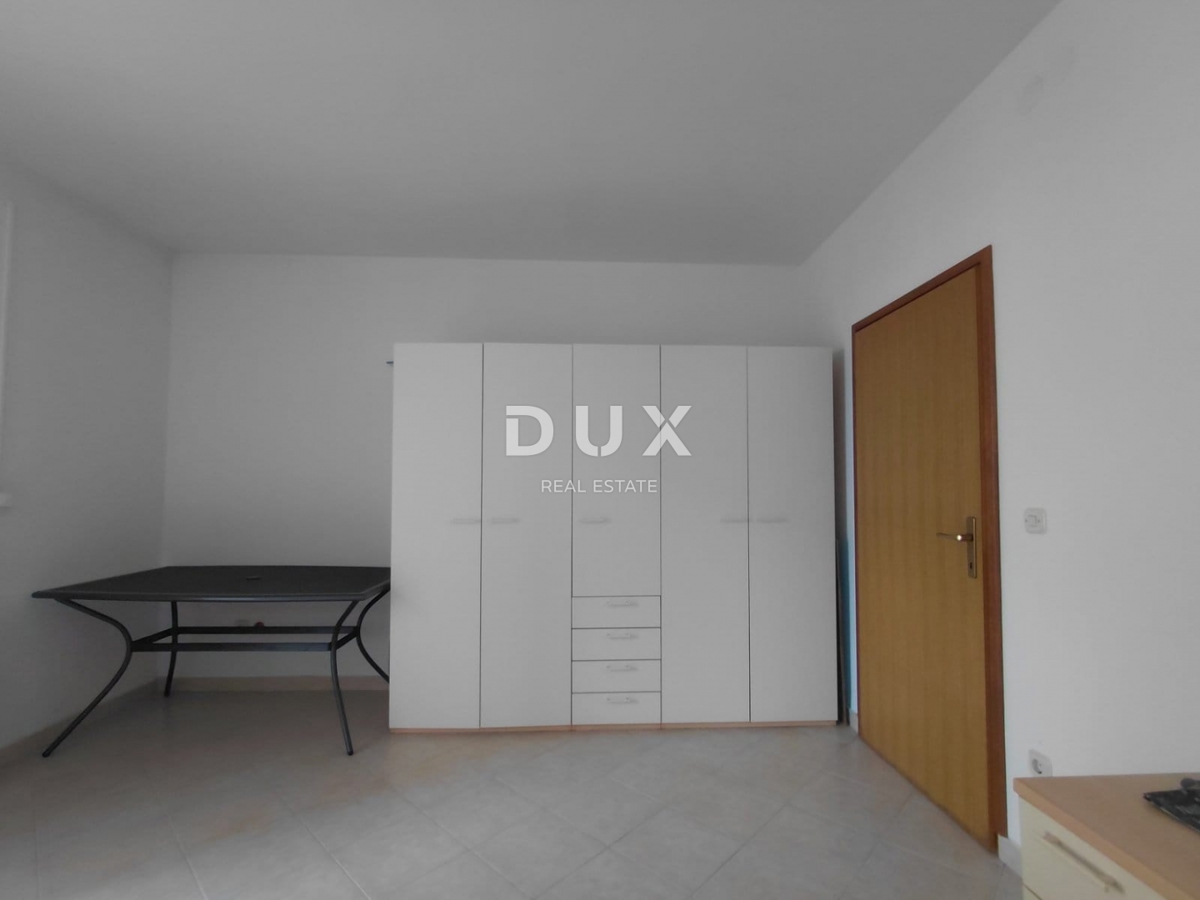 ISTRA, DUGA UVALA - 75 m2 stanovanje v pritličju s teraso le 520 metrov od morja! PRILOŽNOST!