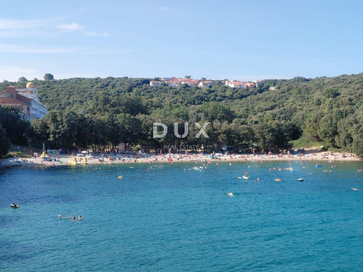 ISTRA, DUGA UVALA - 75 m2 stanovanje v pritličju s teraso le 520 metrov od morja! PRILOŽNOST!