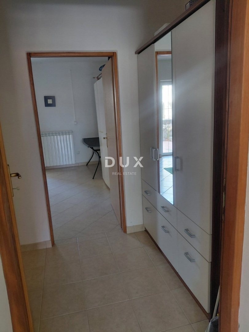 ISTRA, DUGA UVALA - 75 m2 stanovanje v pritličju s teraso le 520 metrov od morja! PRILOŽNOST!